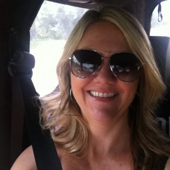 Meet your Posher, Audrey - Picture 1 of 1